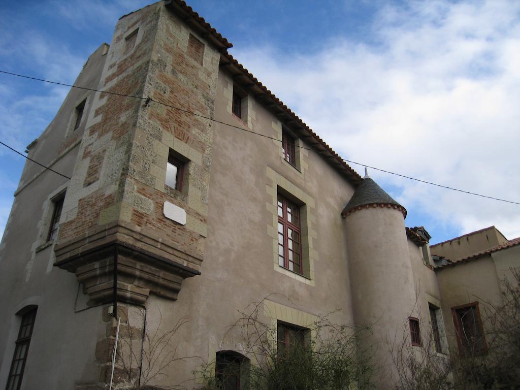 Bed and Breakfast Le Logis des Tourelles à Beaupréau Extérieur photo